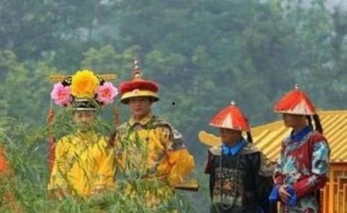 乾隆出巡路边吃瓜视频大全