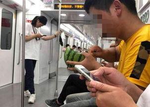 上海地铁吃瓜事件视频曝光,视频曝光引发网友热议