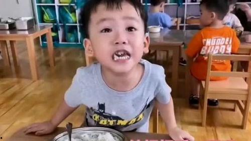 学生给母亲吃瓜视频大全,母亲与学生共享甜蜜时光视频集锦