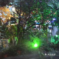 九眼桥吃瓜视频,揭秘桥上美食风云录