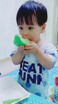 猜拳吃哈密瓜视频