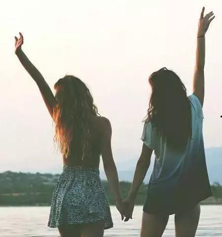 闺蜜吃瓜拍照姿势视频素材,姿势搞笑视频走红网络