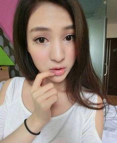 李菲吃瓜事件视频播放,视频播放背后的热议与真相
