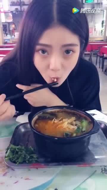 贵州小表妹吃瓜视频,揭秘农村生活趣味瞬间