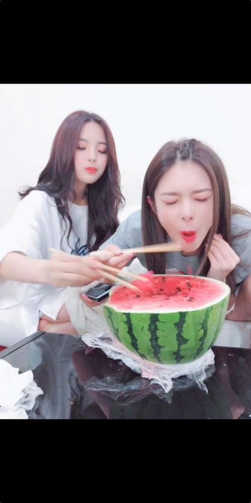 只管吃瓜的视频叫什么,揭秘“只管吃瓜”视频的火爆之谜