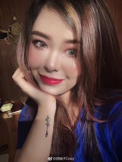 美妆吃瓜博主视频