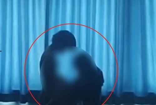 湖南夜晚吃瓜的视频,街头吃瓜，品味地道夜生活