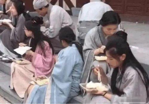 武汉横店吃瓜最新事件视频,视频揭秘现场冲突瞬间