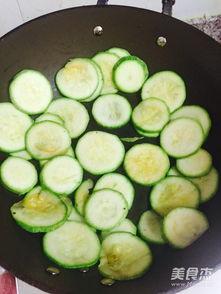 粉红色的瓜咋吃才好吃视频,视频揭秘最佳食用方法