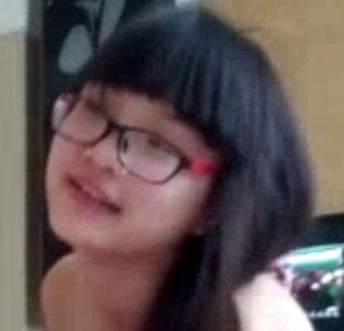 宿舍眼镜妹吃瓜热门视频