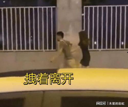 吃瓜女子跪在地上视频,网络暴力与道德困境